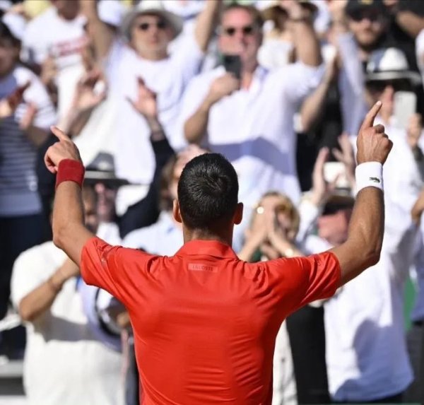 名宿称德约拿大满贯冠军需要命运, 澳网官方力挺斯瓦泰克2026夺冠