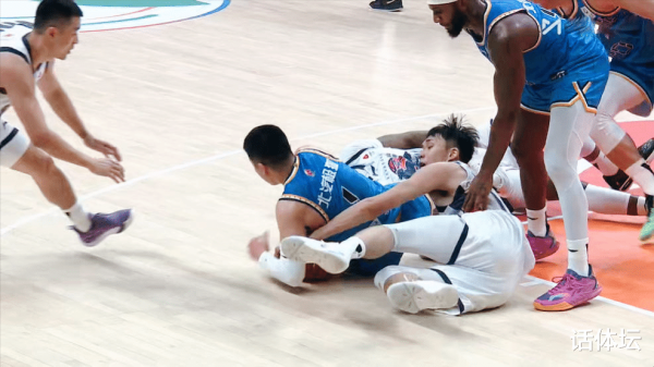 高诗岩惊艳3分, 淘汰北京! CBA杯强强对话, 1大外助引民愤: 走吧