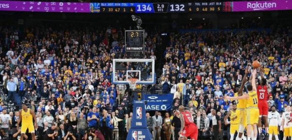 熟识的配方，熟识的滋味，哈登绝平三分不中，快船朝上十八分被轻侮逆转，泰伦卢换东谈主行状难推脱