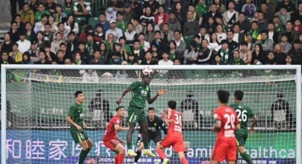 上半场两球逾期，并不是北京国安踢得多好，而是河南队我方迷失了自我，太过在乎导致节拍杂沓词语，反而成了国安四平八稳的温床