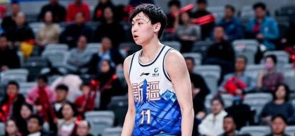 徐杰25分难救主，深圳1分绝杀新疆，广东王朝真实悬了