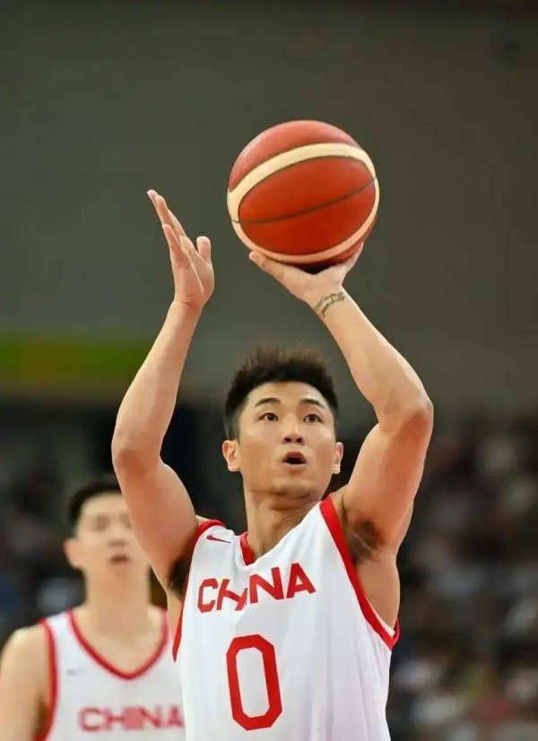 半场仅29分创连年来最低，首发外线三东说念主合砍6分惨遭韩国吊打，替补逆袭翻盘有戏吗！