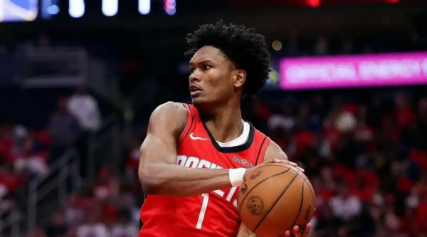 惩办火箭后场困难，双管皆下才调透澈消逝，其中一东说念主竟在活塞阵中