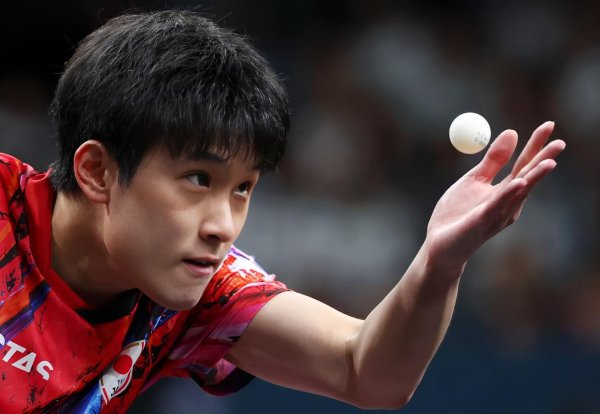 张本智和血战逆转险胜！连爆浓烈心思，对镜头“戳戳”激励热议