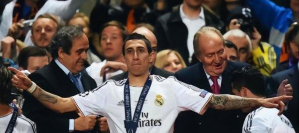 阿根廷球星迪马利亚曾在皇马效率四年立下殊勋茂绩，但因薪资谈不拢聘用离开伯纳乌，最终去了曼联未能再夺欧冠