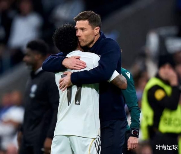 阿隆索纠错! 皇马6000万先锋鼎新: 边际东说念主提升主力 全队受益