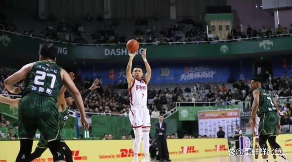 山西输开局别慌，连赢四场表现同曦软肋，郭昊文一东说念主撑不起整队，这差距摆着呢