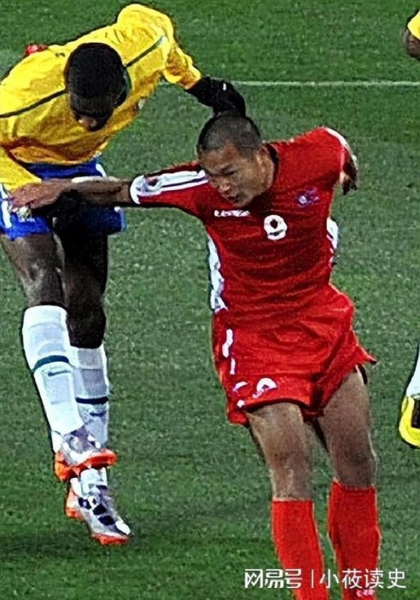 18岁关德晴抢入中国籍救火？国足左闸悬了，别再意难平
