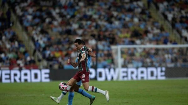 西蒙尼终于思通了，别让弓手去干脏活，阿尔瓦雷斯转会马竞后成了全场涤荡的蓝领，禁区触球次数大幅飙升诠释计策退换精确有用