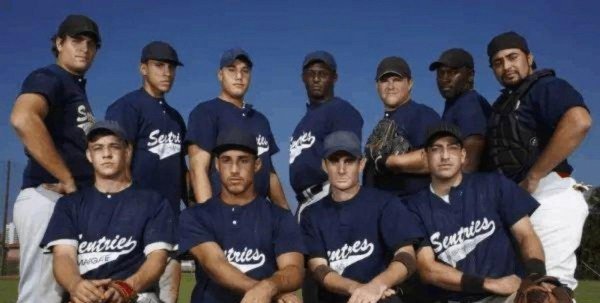 34岁的德国队长每天给29岁的天下冠军当司机，不是霸凌而是萨尔布吕肯更衣室的暖热潜章程，宿将用生涯细节化解文化隔膜看守球队包摄感