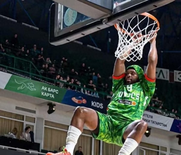 山西男篮倏得换将！36岁‘小钢炮’奈特携16+4数据加盟，黑根斯3战场均2分遭裁