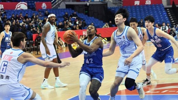 望望青岛男篮这几个原土球员的阐明，段昂军、王睿泽、王奕博等东说念主三分火力完全，匡助球队克敌制胜刷新新疆主场莫名记载