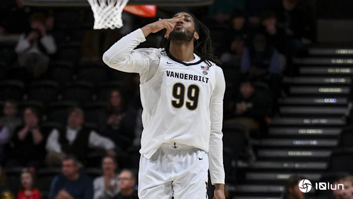 范德堡开启SEC赛季首战冲击全胜记载，挑战南卡罗来纳