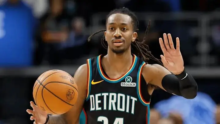 布克绝杀雷霆无缘本日最好! 字母37+11落第，只因老詹神级里程碑