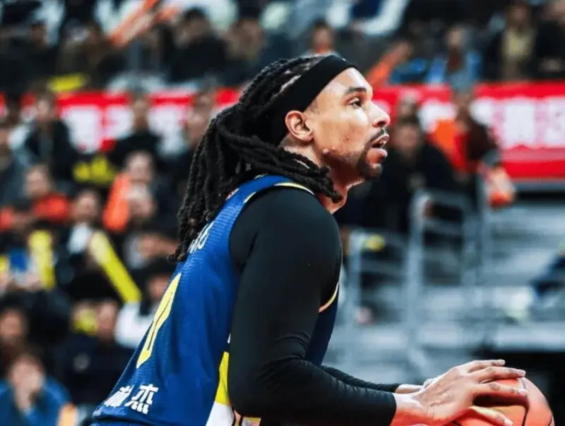 输浙江3将背锅! 萨林杰胡明轩狂铁致表里崩盘，奎因打不了要道球