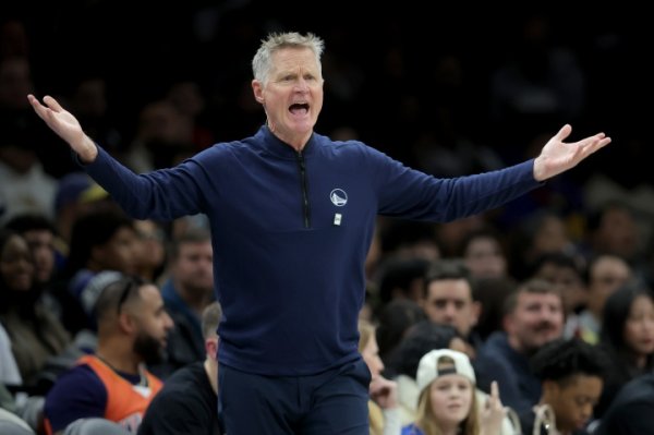 奈何完了近7场场均36.6分的小卡？科尔：只可祷告