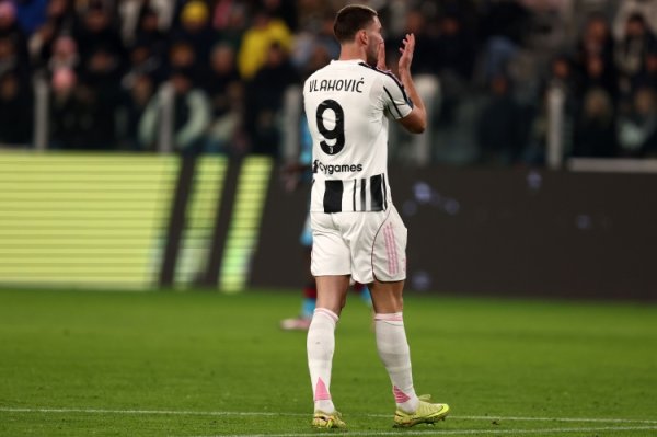 佩杜拉：巴萨热心DV9但尚未真切战争 米兰对夏窗免签很感兴味