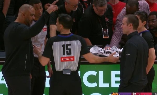 叒坏了？太阳与火箭比赛计时器第3次出现问题 合议后开动救急预案