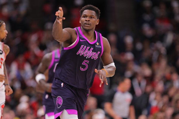 爱德华兹在25岁畴昔投进1200+三分 NBA历史首东说念主