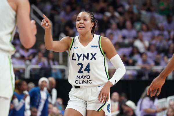 WNBA巨星娜菲莎·科利尔将经受傍边脚踝手术 瞻望伤停4-6个月