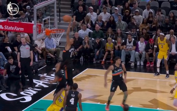 非东谈主类！斯玛特超等高抛 被文班暴跳充公！